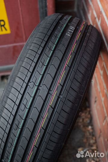 Zmax Zealion 215/45 R18 93W