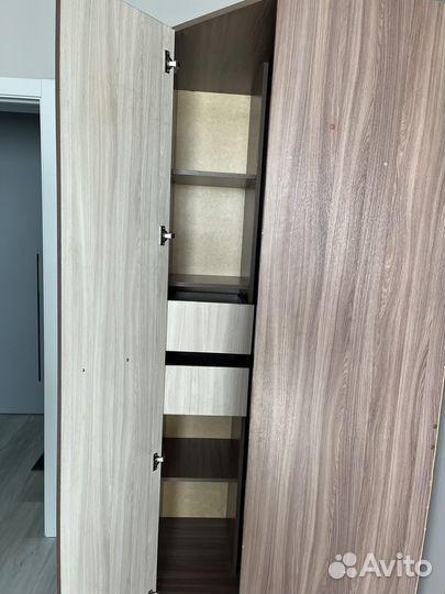 Угловой шкаф