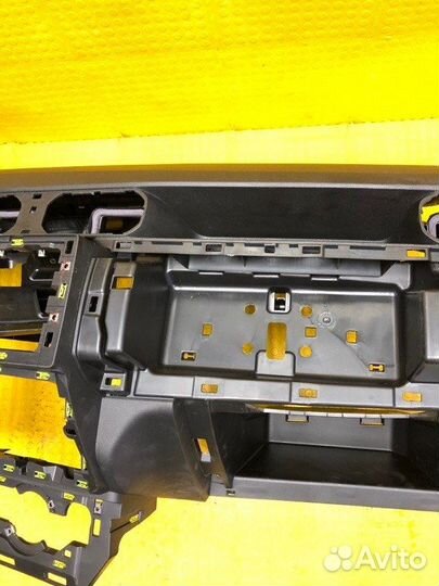 Панель передняя салона (торпедо) Renault Duster