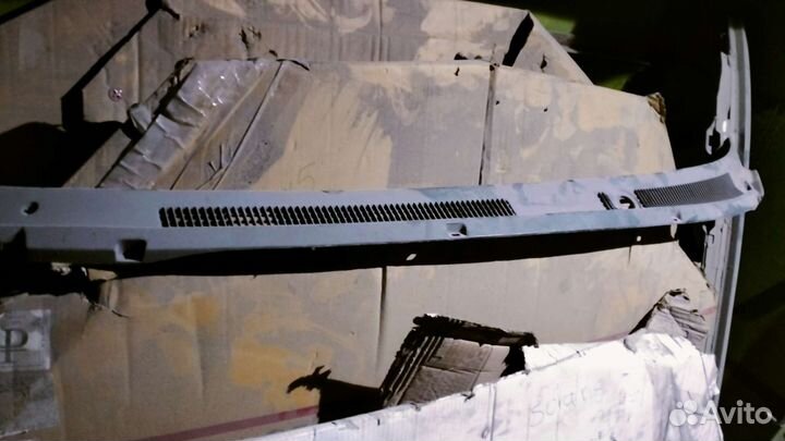 Жабо Митсубиси Спейс вагон