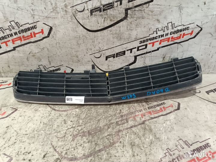 Решетка радиатора mercedes-benz C-class S203 W203 4 полоски 1 модель A20388002237246 DY092