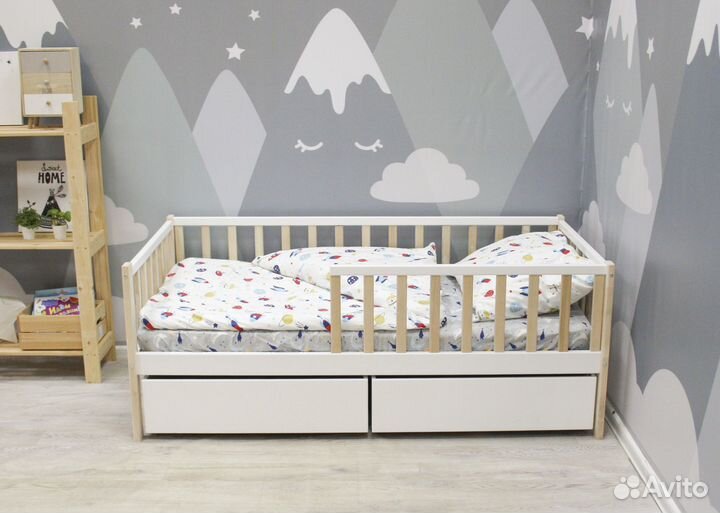 Детская кровать из березы