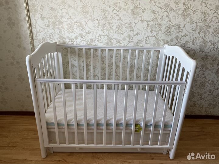 Детская кроватка Гандылян Ванечка с маятником