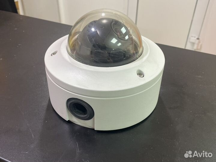 Уличная видеокамера видеонаблюдения pelco