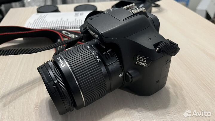Фотокамера Canon EOS 2000D