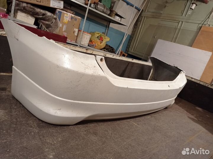 Бампер задний на Toyota Wish