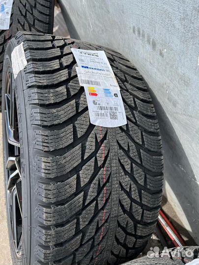 Ikon Tyres Autograph Snow 3 SUV 275/45 R21