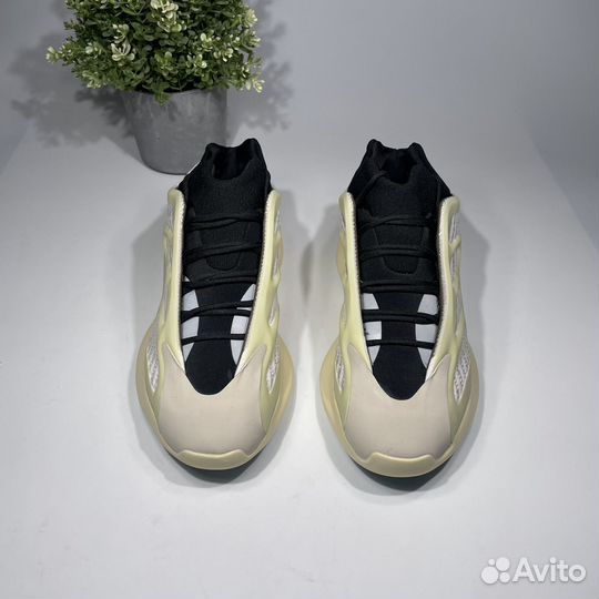 Кроссовки Adidas Yeezy Boost 700