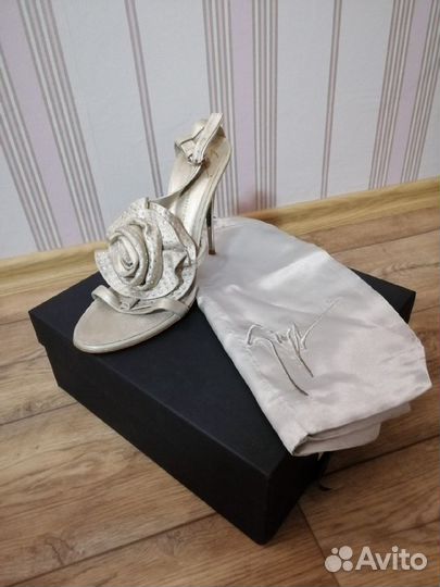 Босоножки женские Giuseppe Zanotti