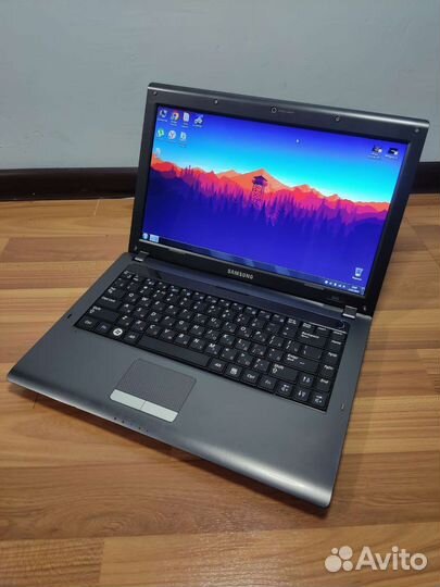 Samsung для учебы интернета и старых игр