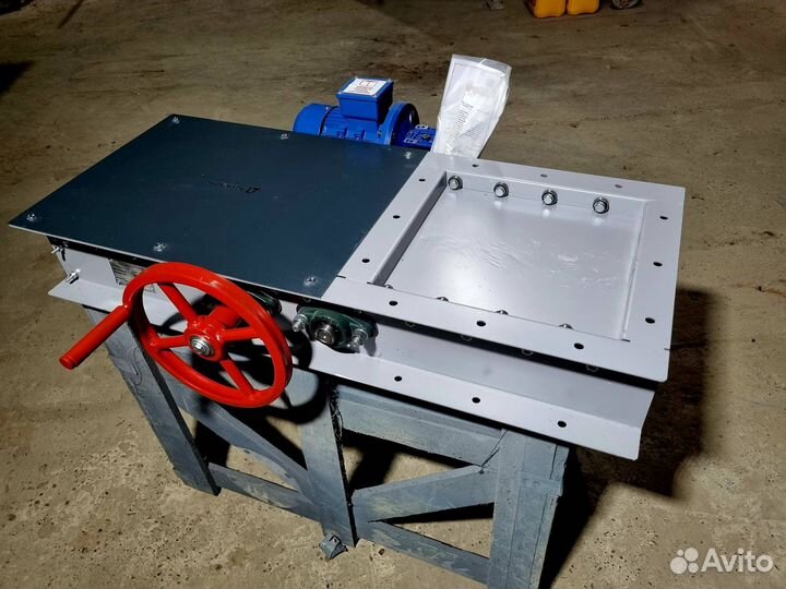 Задвижка реечная с электроприводом 300х300