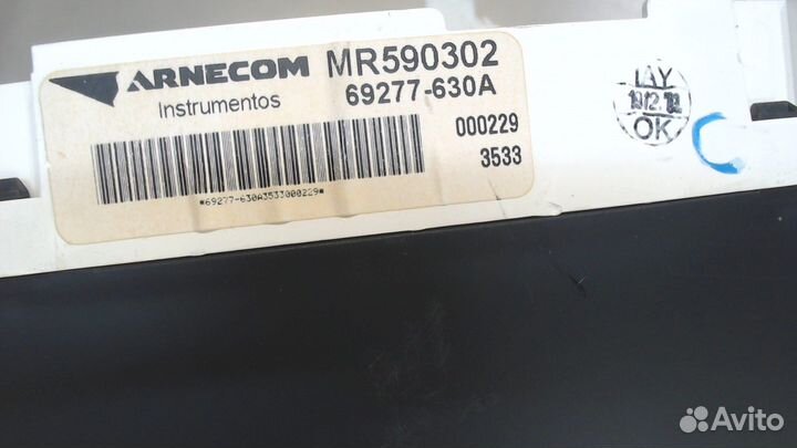 Щиток приборов Mitsubishi Galant, 2004