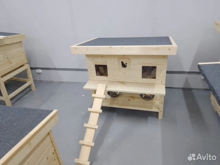 Утепленный уличный домик для 2-6 кошек