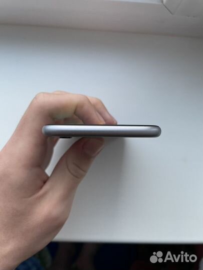 iPhone 6S, 64 ГБ