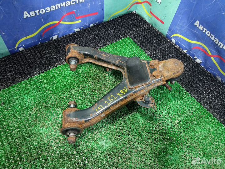 Рычаг задний верхний правый Mitsubishi pajero IV