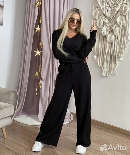 Брючный костюм женский