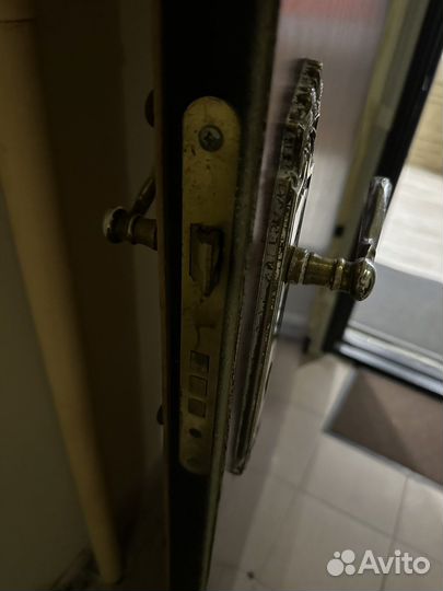 Металлическая дверь бу