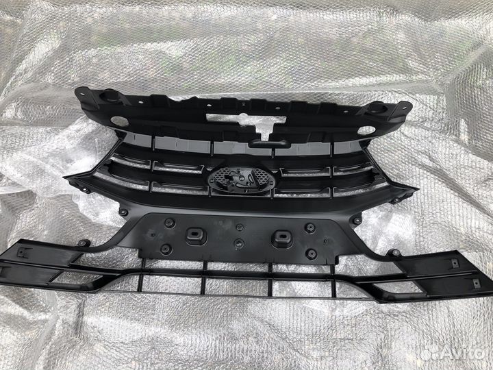 Передняя решетка радиатора granta FL