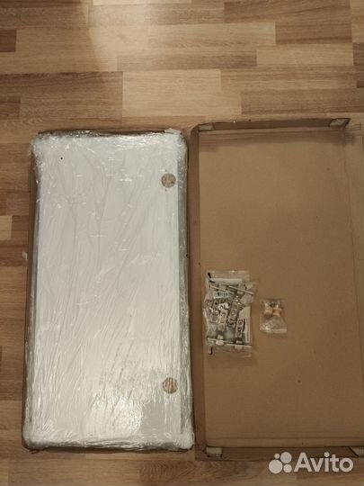 Двери от комода (33х69.6) с петлями