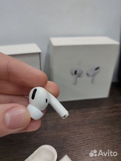 Беспроводные наушники apple airpods pro левый
