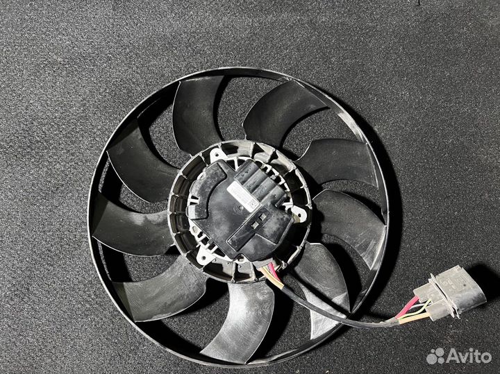Вентилятор радиатора Audi A4 B9 (2015-2019)