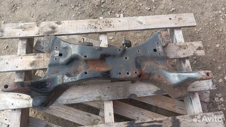 Подрамник балка Mitsubishi Lancer 9 с дефектом