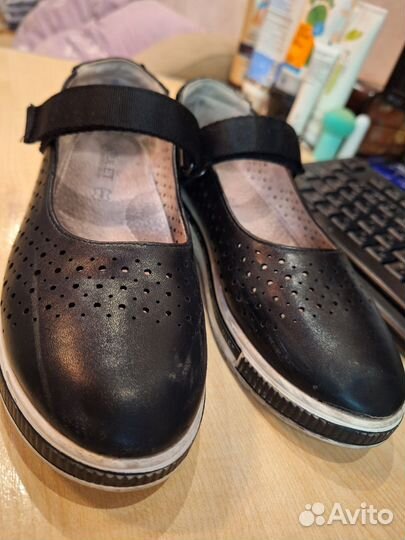 Кожаные туфли для девочки 35 размер
