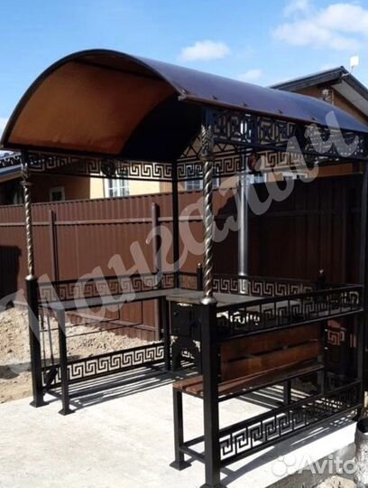 Мангал с крышей