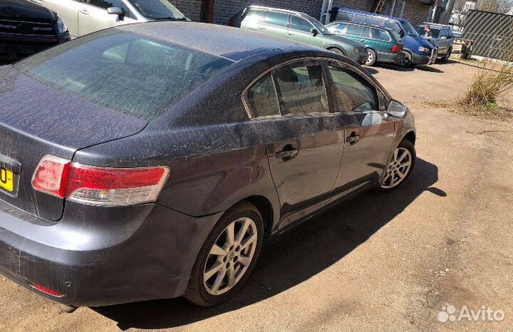 Toyota Avensis T27 2010 г по запчастям