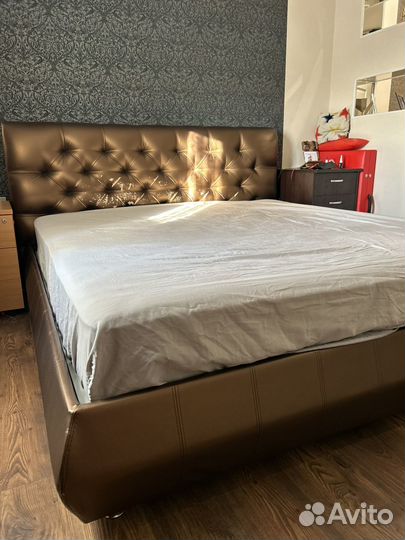 Кровать с матрасом бу 180*200