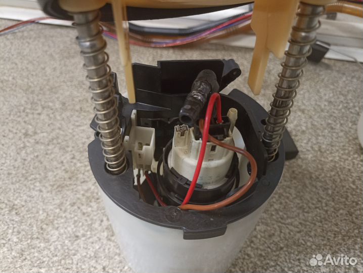 Насос топливный электрический Mercedes Benz W211