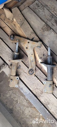 Передние стойки Suzuki Grand Vitara