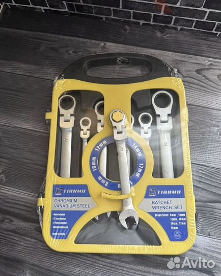 Комбинированные ключи с трещеткой и шарниром