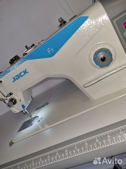 Швейная машина