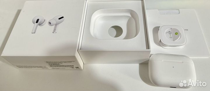 AirPods Pro with Wireless Charging Case