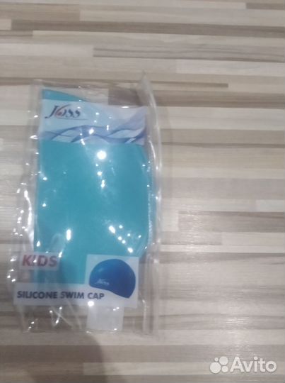 Шапочка и очки для бассейна детские,халат