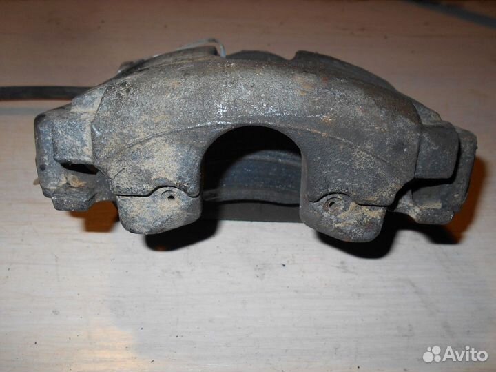 Суппорт передний правый