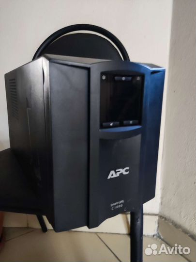 Ибп APC Smart-UPS C 1000