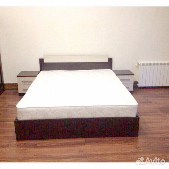 Кровать с матрасом В наличии
