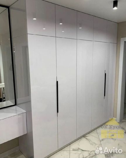 Угловой шкаф