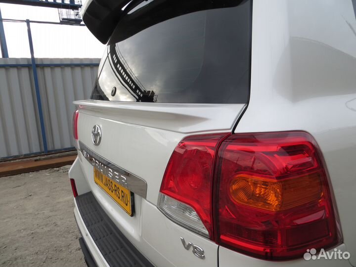 Спойлер под стекло TLC200 Wald