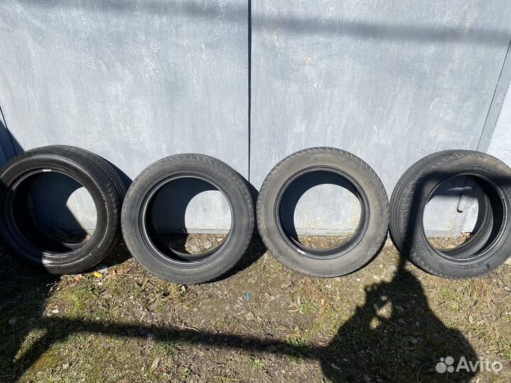 Goodyear EfficientGrip 215/60 R17 96H