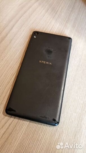 Телефон Sony Xperia e5