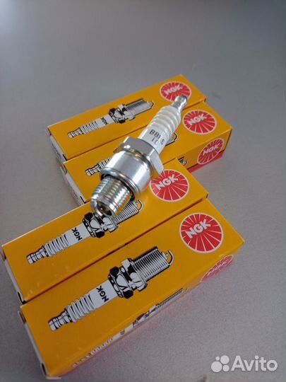 Свечи NGK B8HS10 Комплект 4