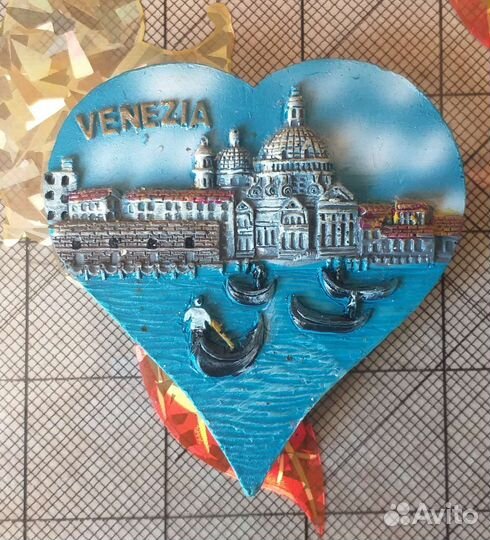 Магниты на холодильник из разных стран