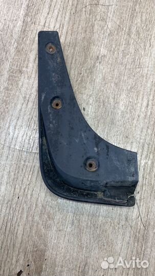 Передний Правый Брызговик Kia Sportage 3