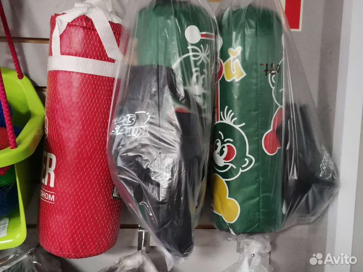 Боксерская груша с перчатками, стойка