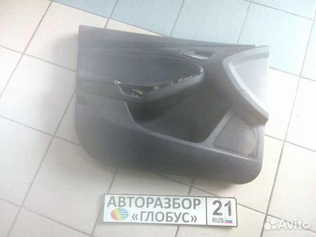 Обшивка двери Ford Focus 3