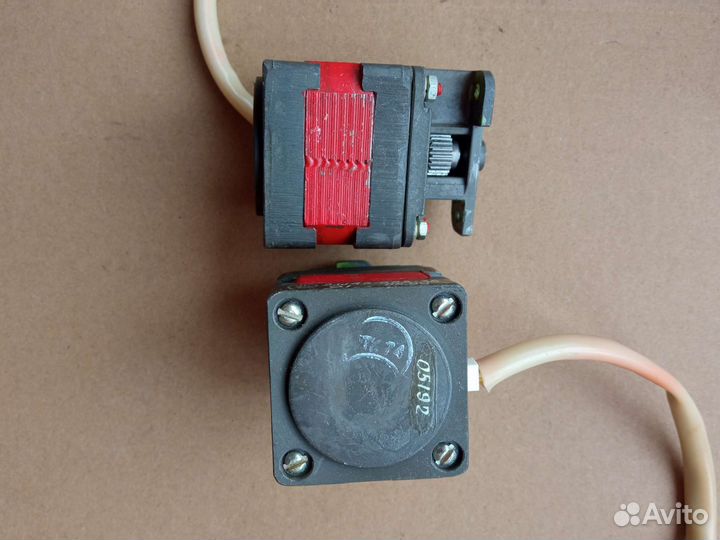 Двигатель шаговый дш42-0,28-3, 6