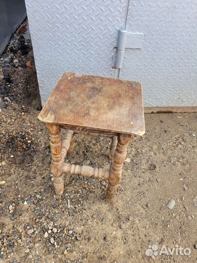Табуретка старинная